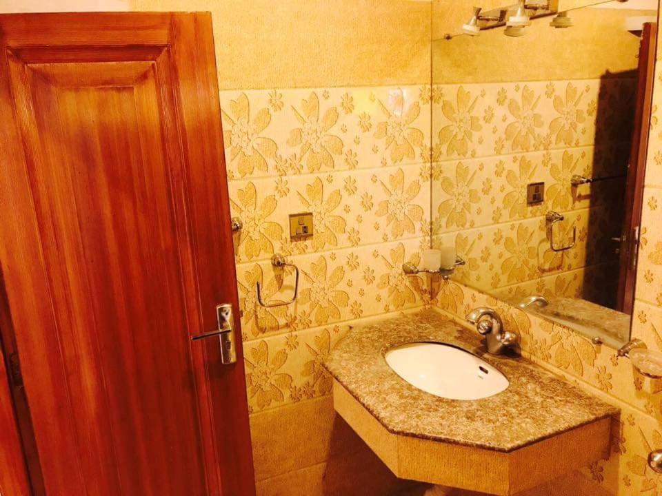 Pak Hotel Islamabad Ngoại thất bức ảnh